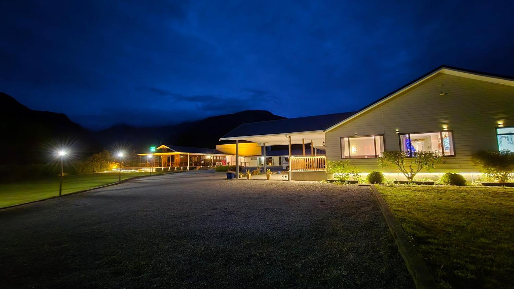 High Peaks Hotel Fox Glacier Dış mekan fotoğraf