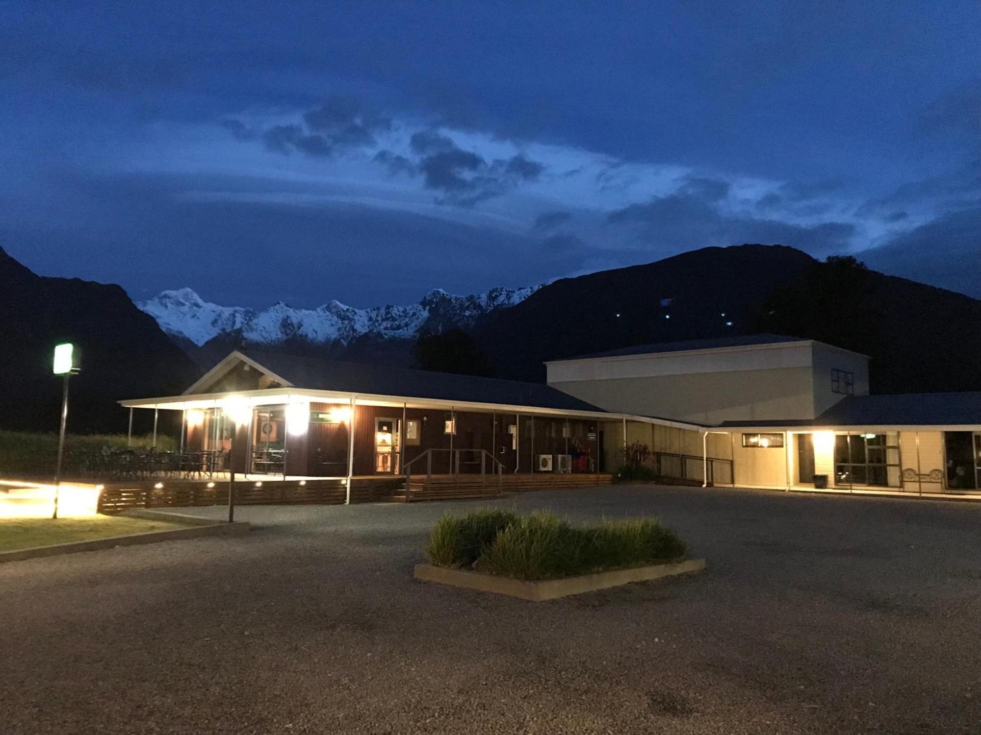 High Peaks Hotel Fox Glacier Dış mekan fotoğraf